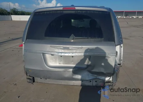 2016 Chrysler Town & Country Touring z USA, uszkodzony, nr VIN 2C4RC1BG3GR267843